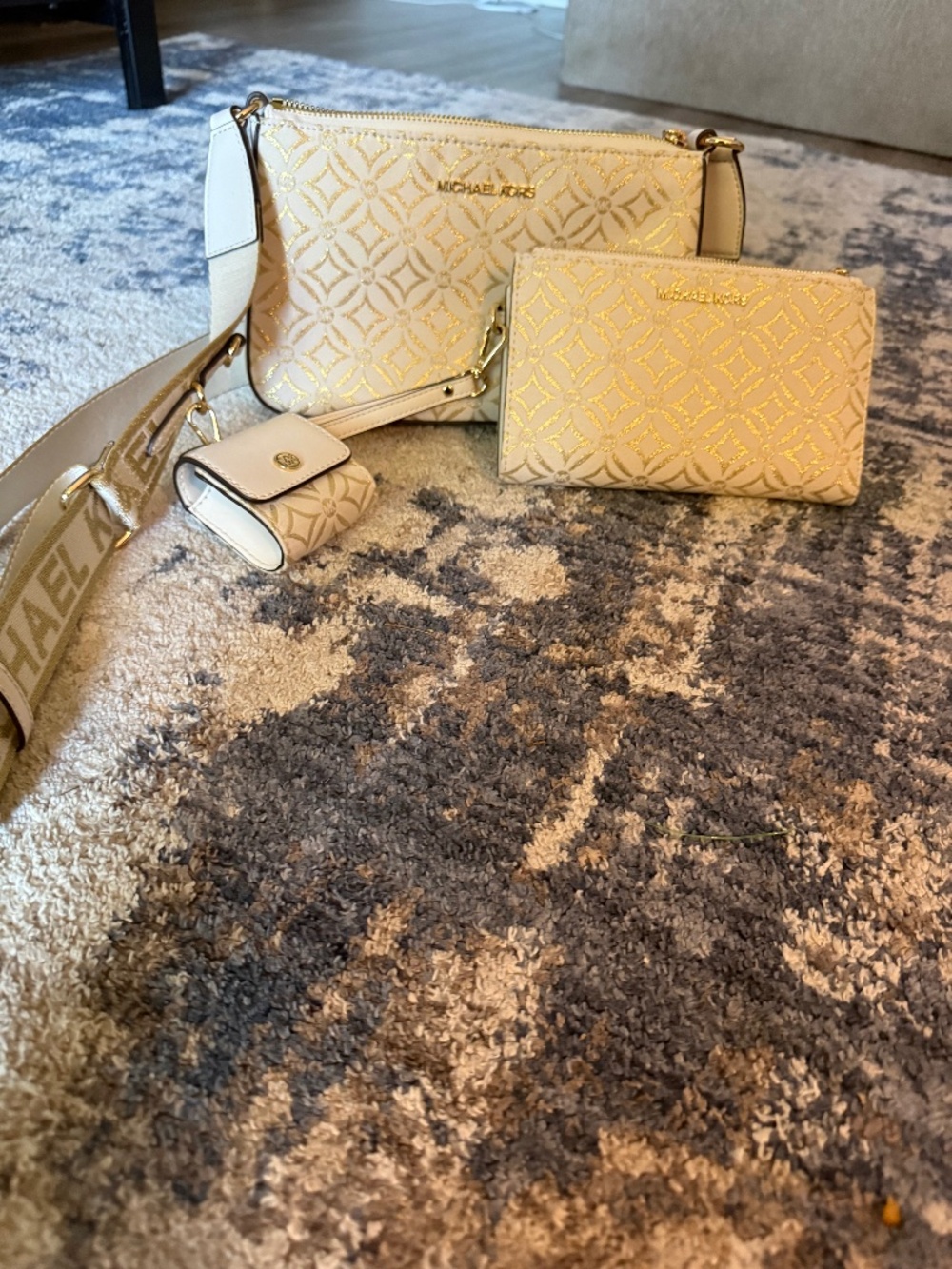 Michael kors purse and wallet set